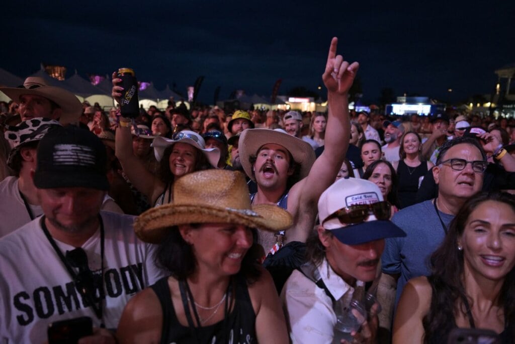Country Thunder Florida; Photo by Dale Macmillan