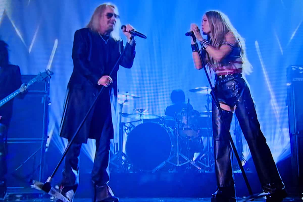 Carrie Underwood, Mötley Crüe; Photo via ABC, American Idol