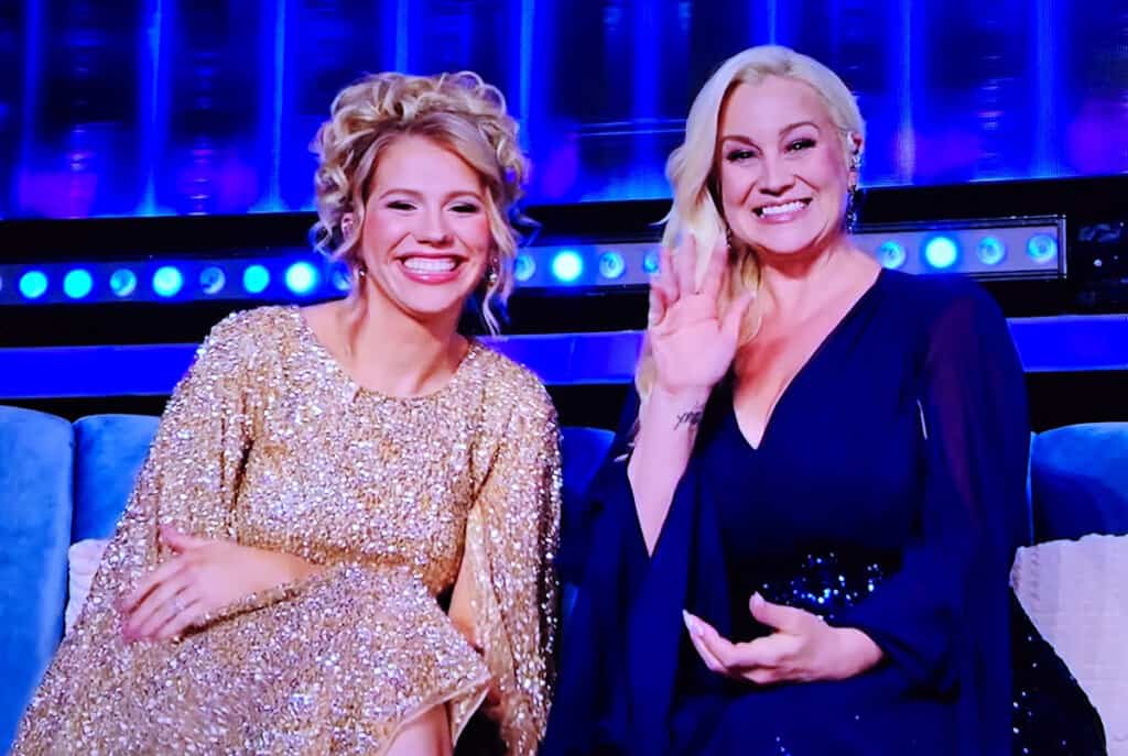 Hannah Harper, Kellie Pickler; Photo via ABC, American Idol 