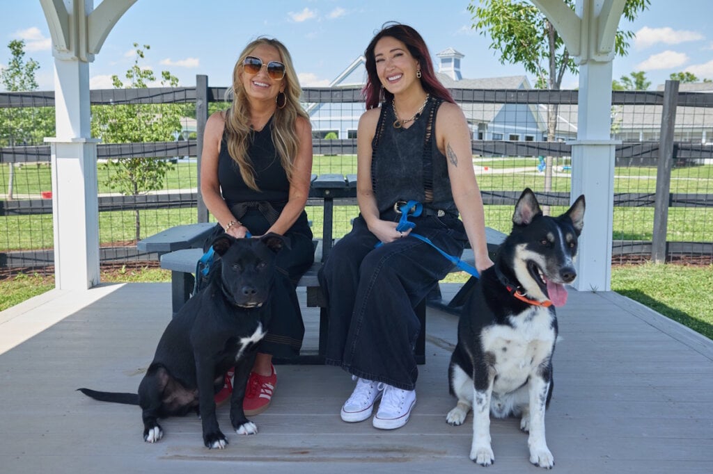 Lee Ann Womack, Aubrie Sellers; Photo by Osprey Media