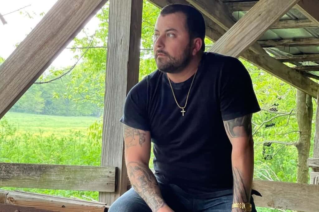 Tyler Farr Provides Health Update Following Truck Accident That Resulted In Severe Concussion