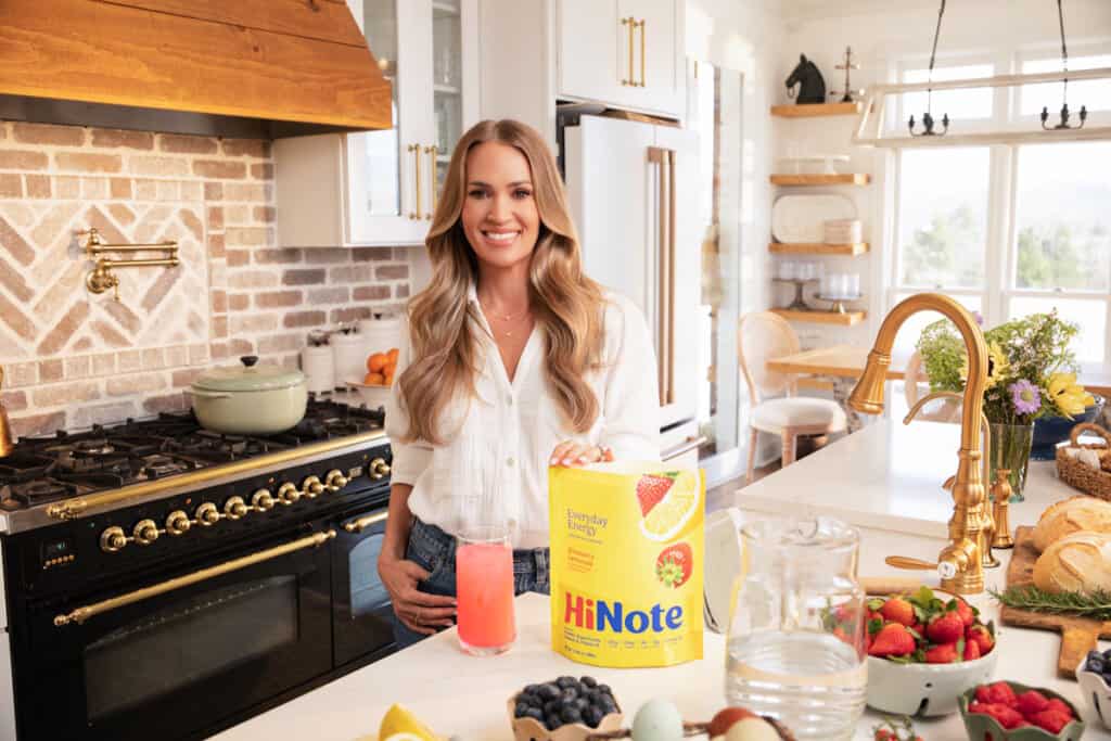 Carrie Underwood HiNote; Photo by Jeff Johnson