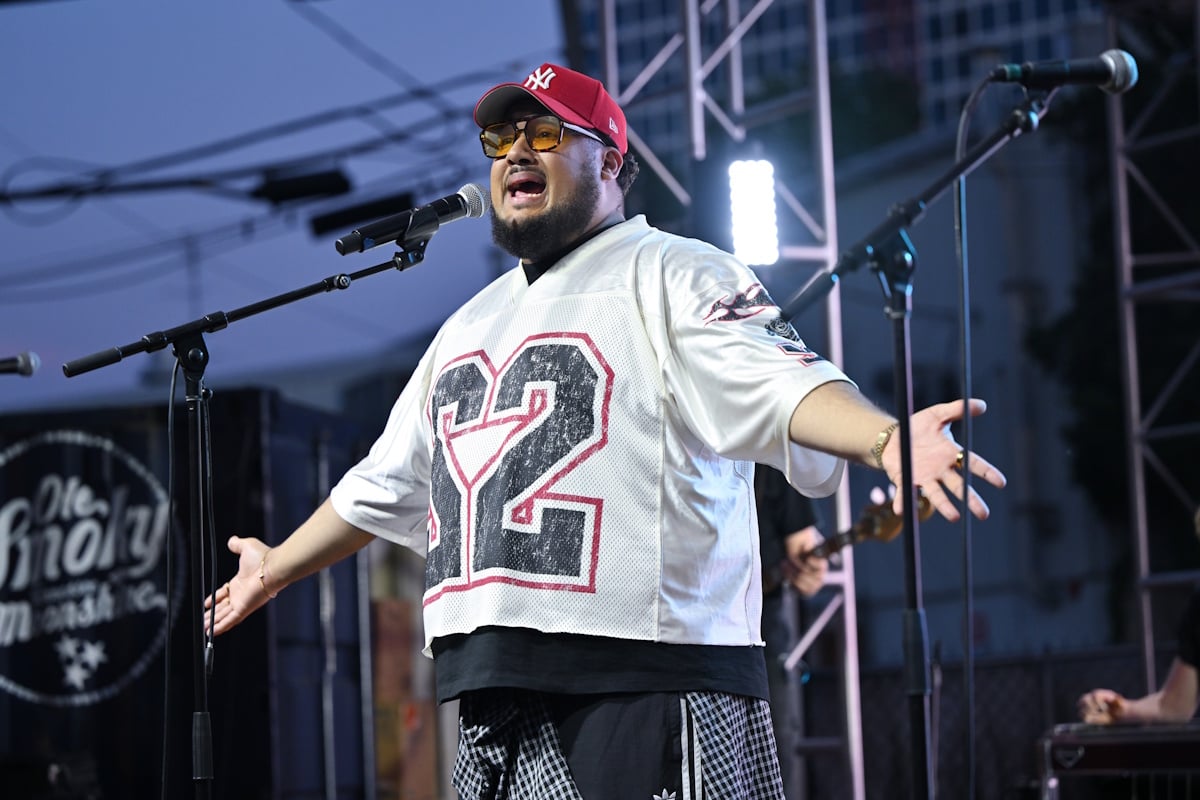 Jordan McCullough performs onstage at AMERICAN IDOLS - Live in Concert presented by 19 Recordings Takeover; Photo by Derek White/Getty Images for 19 Recordings