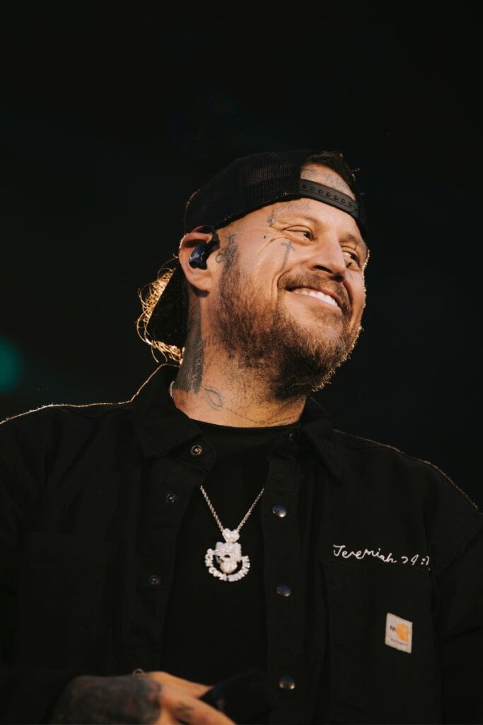 Jelly Roll Dedicates Rare Performance of ‘Only’ to Make-A-Wish Recipient After Heartwarming Backstage Meeting