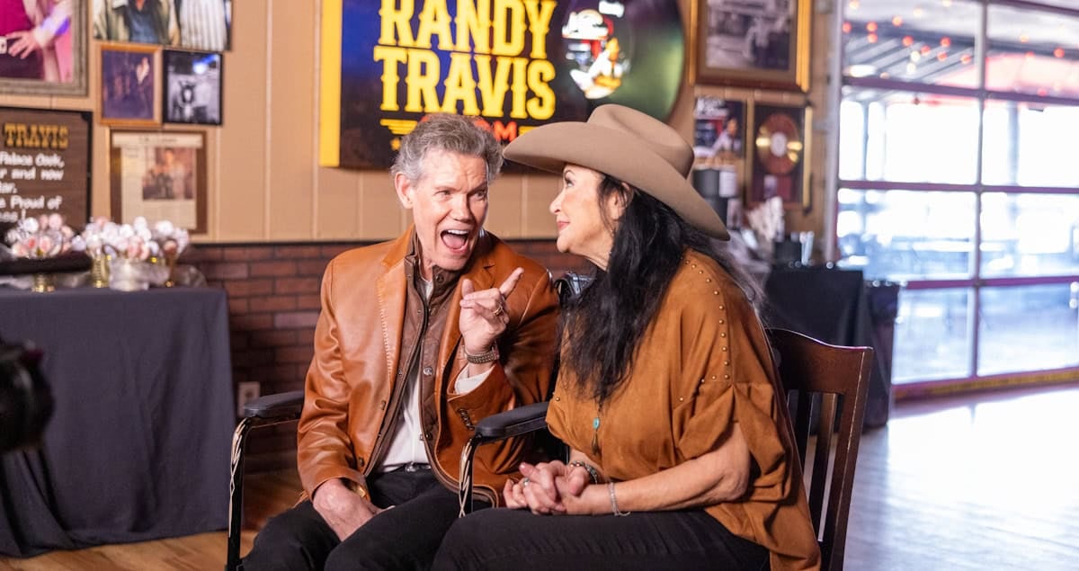 Country Icon Randy Travis Returns to The Nashville Palace for Emotional  Room Dedication and Star-Studded Tribute - Country Now