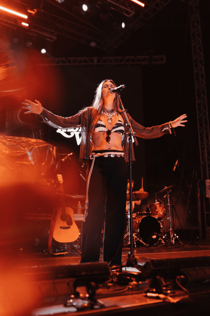 Lauren Watkins at Country Splash; Photo by @daniel.pressplay