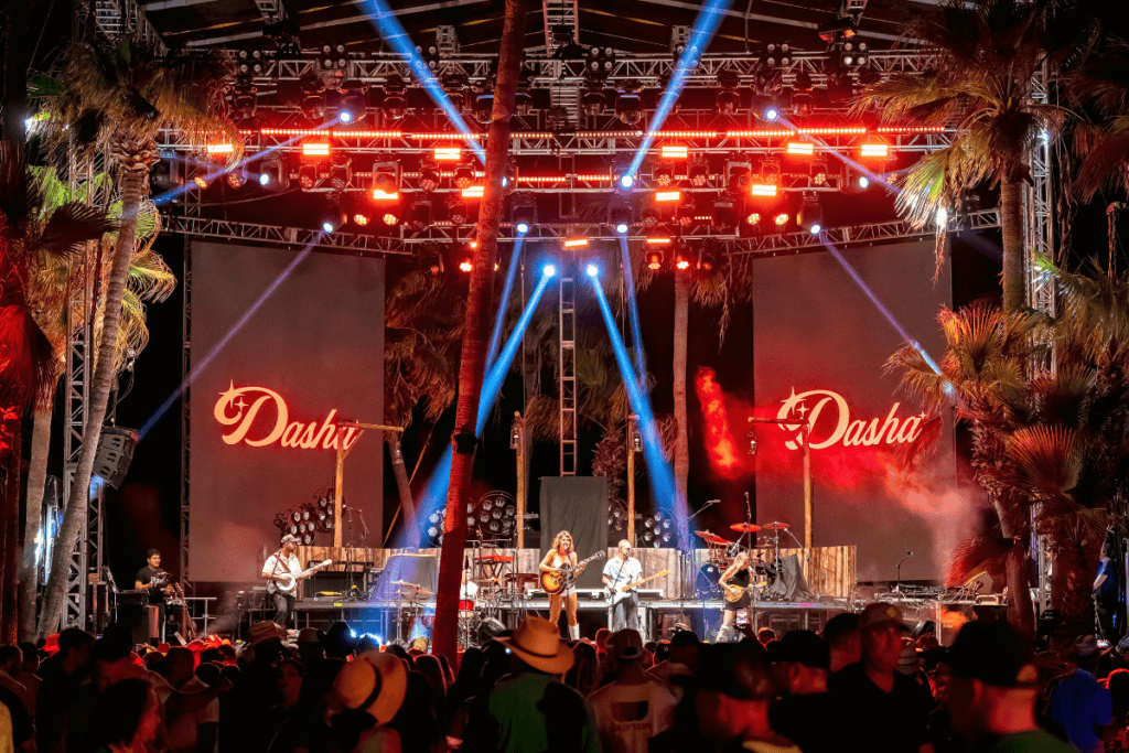 Dasha at Country Splash; Photo by @daniel.pressplay