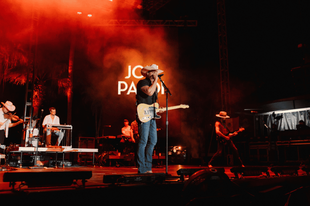 Jon Pardi at Country Splash; Photo by @daniel.pressplay