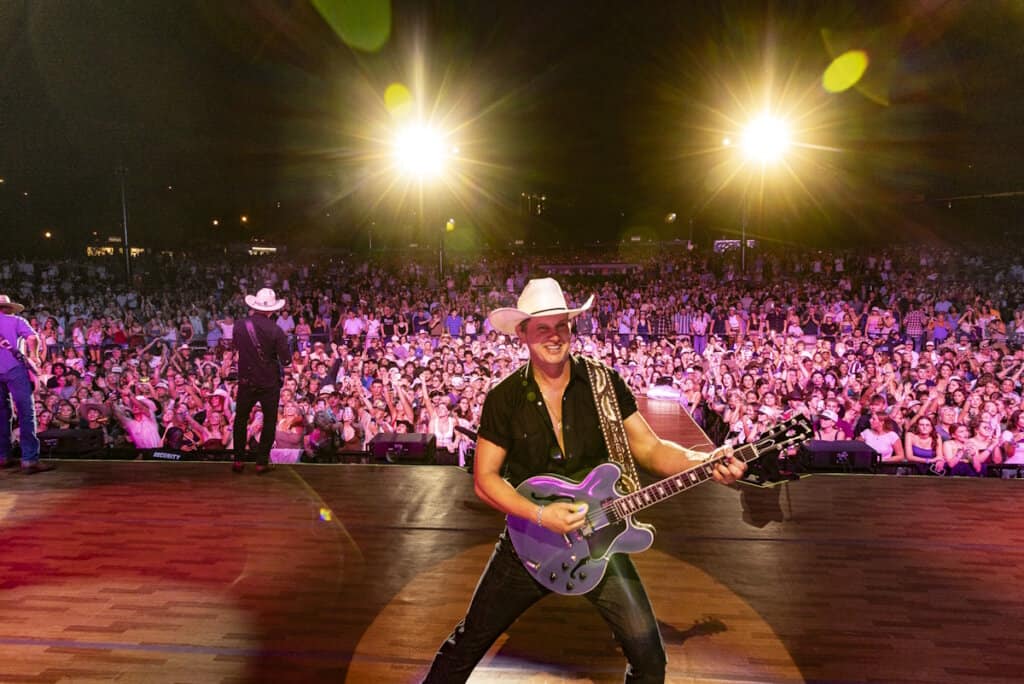 Jon Pardi; Photo by Jim Murphy