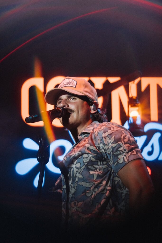 Tucker Wetmore at Country Splash; Photo by @daniel.pressplay