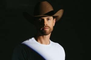 Dustin Lynch; Photo by The Dwyers