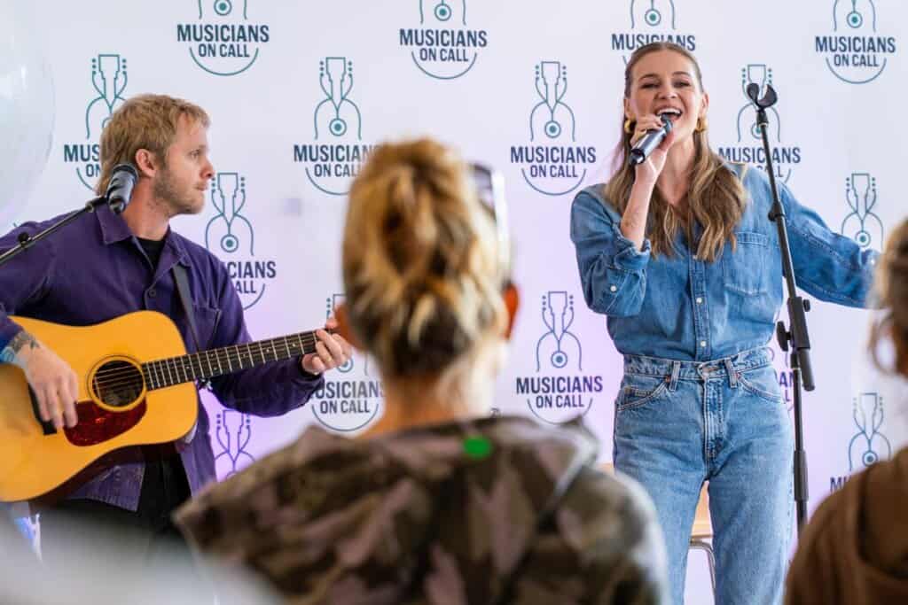 Kelsea Ballerini Launches Musicians On Call Program at Dolly Parton Children’s Hospital in Hometown of Knoxville