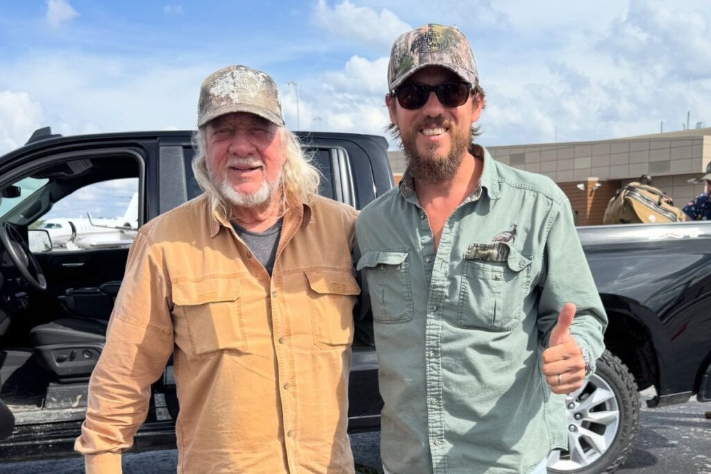 John Anderson, Chris Janson; Photo Courtesy of Janson