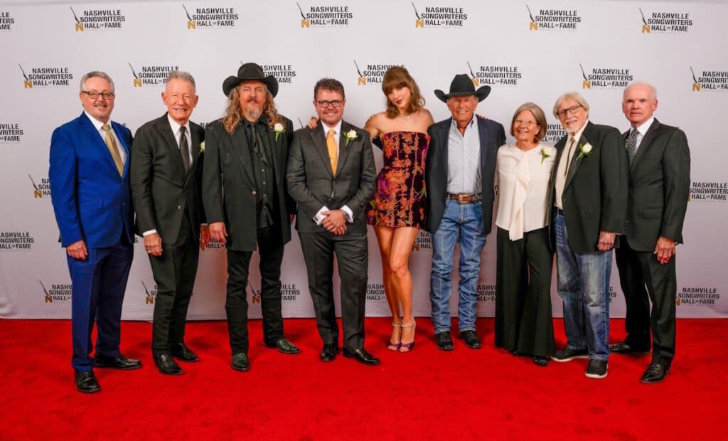 Mark Ford, Lyle Lovett, Shawn Camp, Lee Thomas, Miller, Taylor Swift, George Strait, Joanie Allison, Bruce Channel, and Rich Hallworth; Photo by Ed Rode 