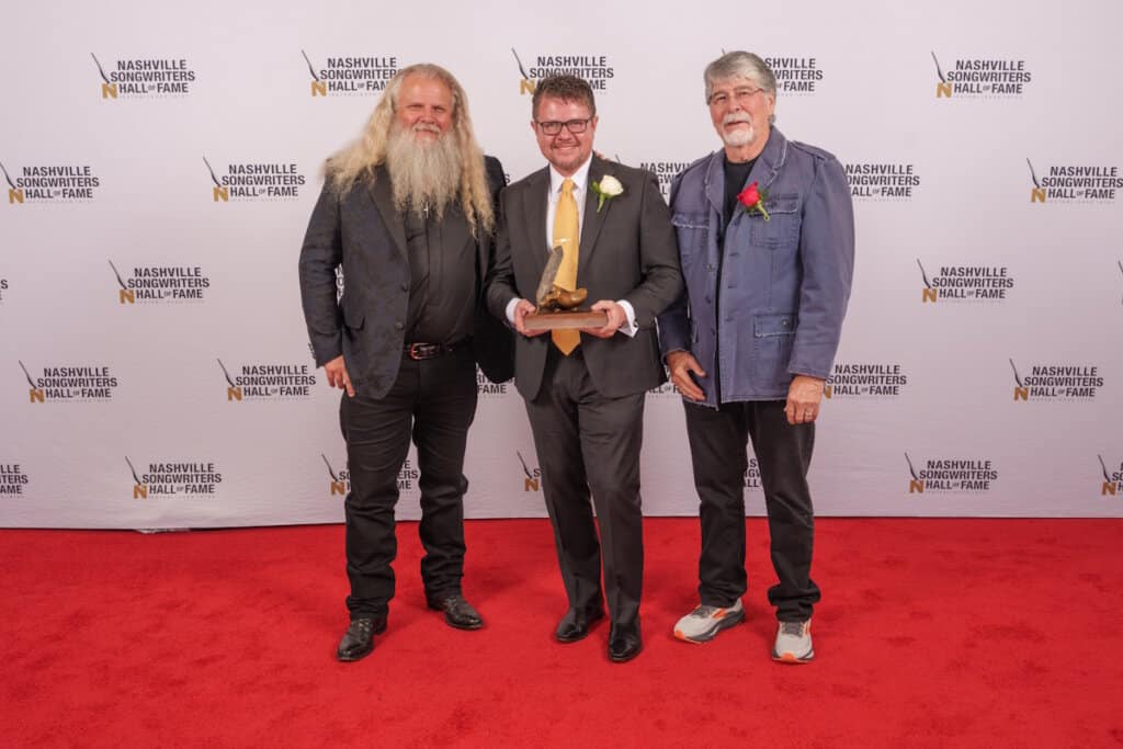 Jamey Johnson with Lee Thomas Miller and Randy Owen; Photo by Ed Rode