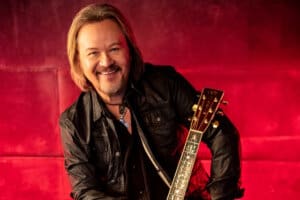 Travis Tritt; Photo by David Abbott