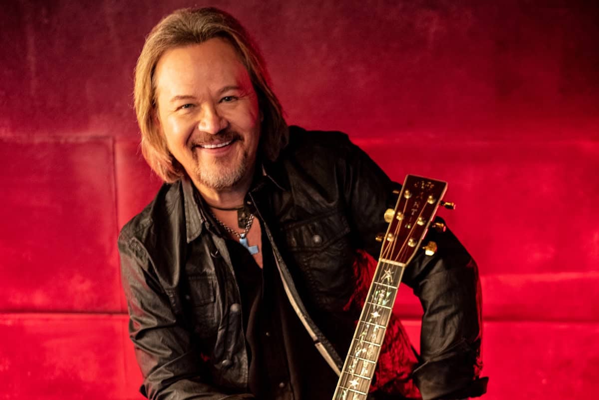 Travis Tritt; Photo by David Abbott